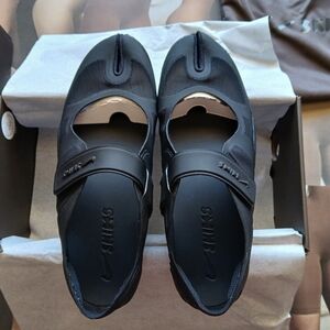 NIB NikeSKIMS Rift Mesh Women's Size 6 - Black
